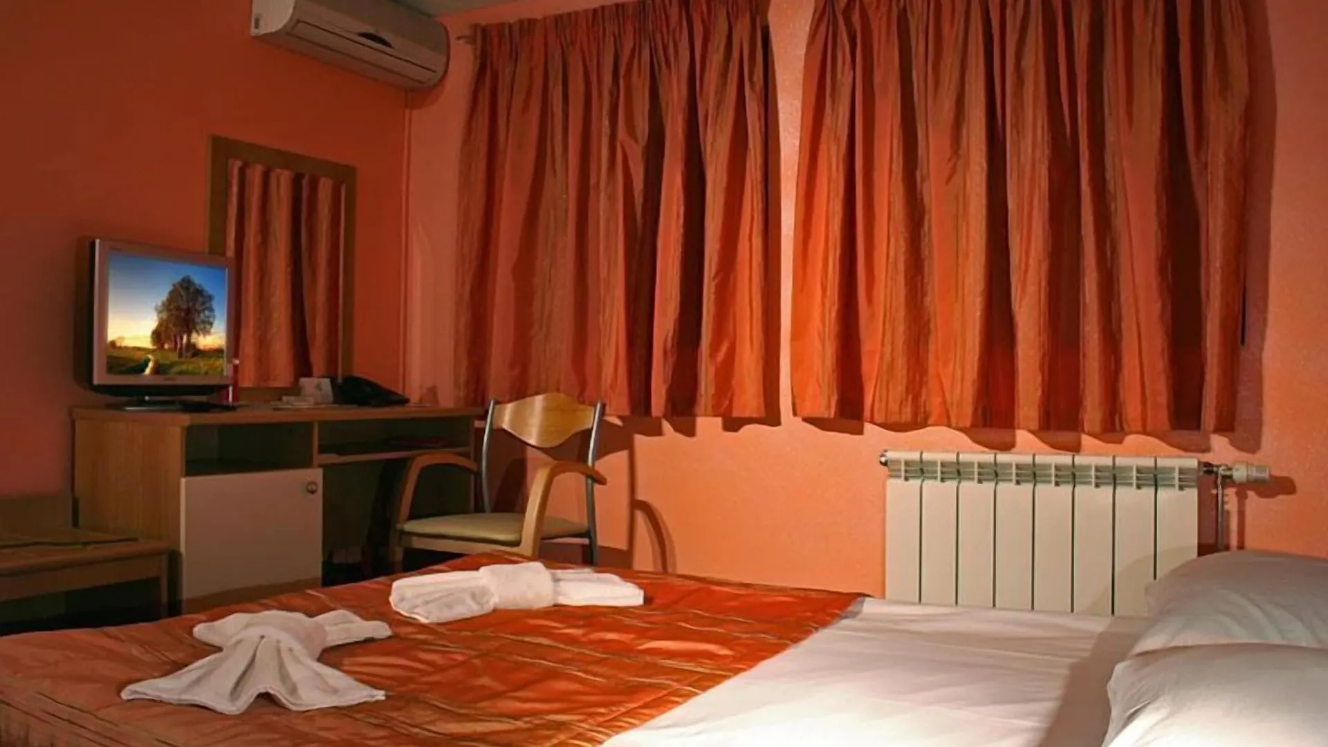 ***  Hotel Brod - Free Parking Sofia Bulgaria