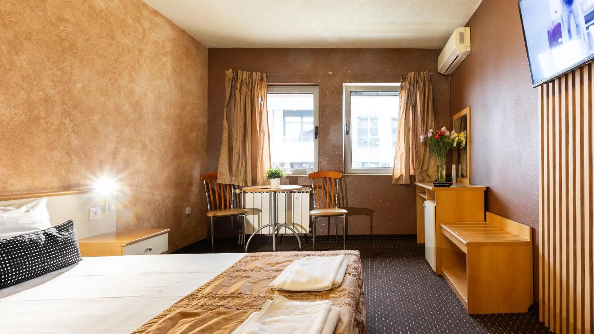 Hotel Brod - Free Parking Sofia Bulgaria