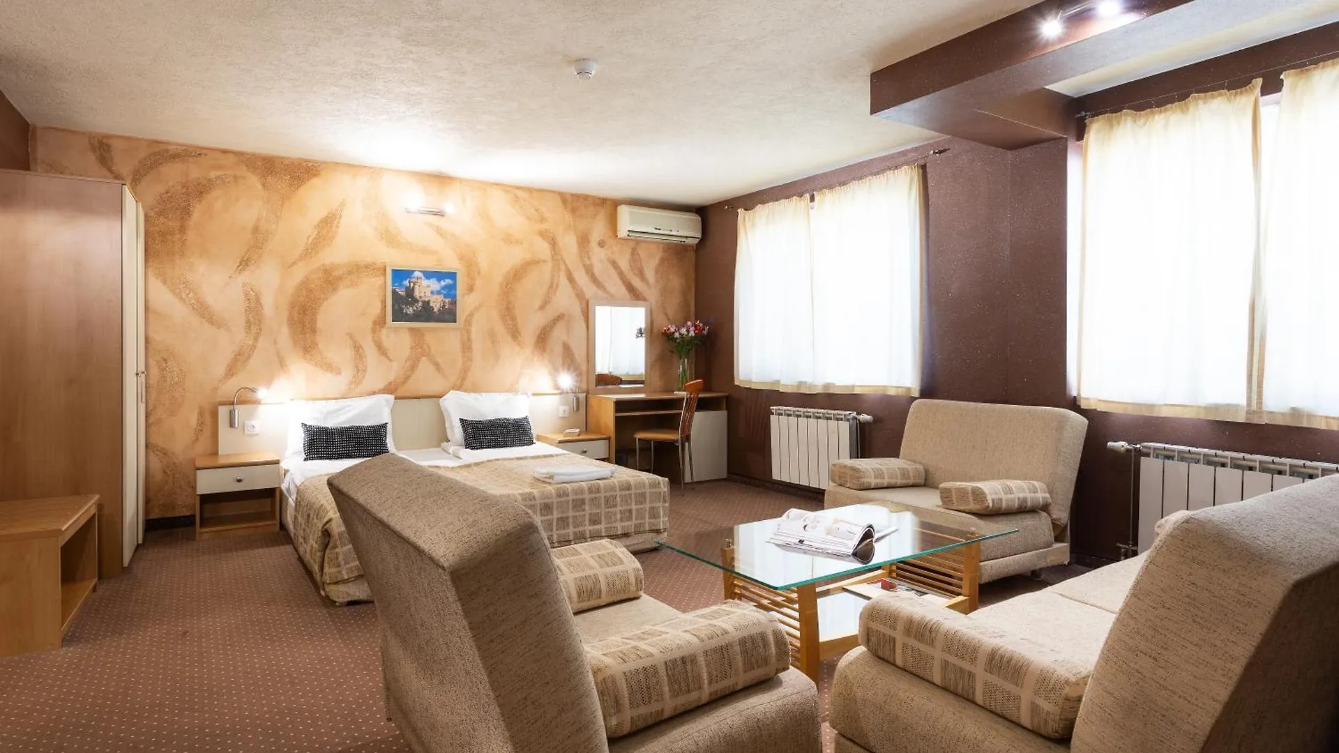Hotel Brod - Free Parking contacts